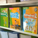 Udžbenici su besplatni za đake iz regiona, a u Srbiji ih roditelji papreno plaćaju: Besplatne knjige sad neizvesne i u Beogradu