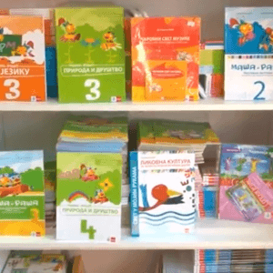 Udžbenici su besplatni za đake iz regiona, a u Srbiji ih roditelji papreno plaćaju: Besplatne knjige sad neizvesne i u Beogradu 3