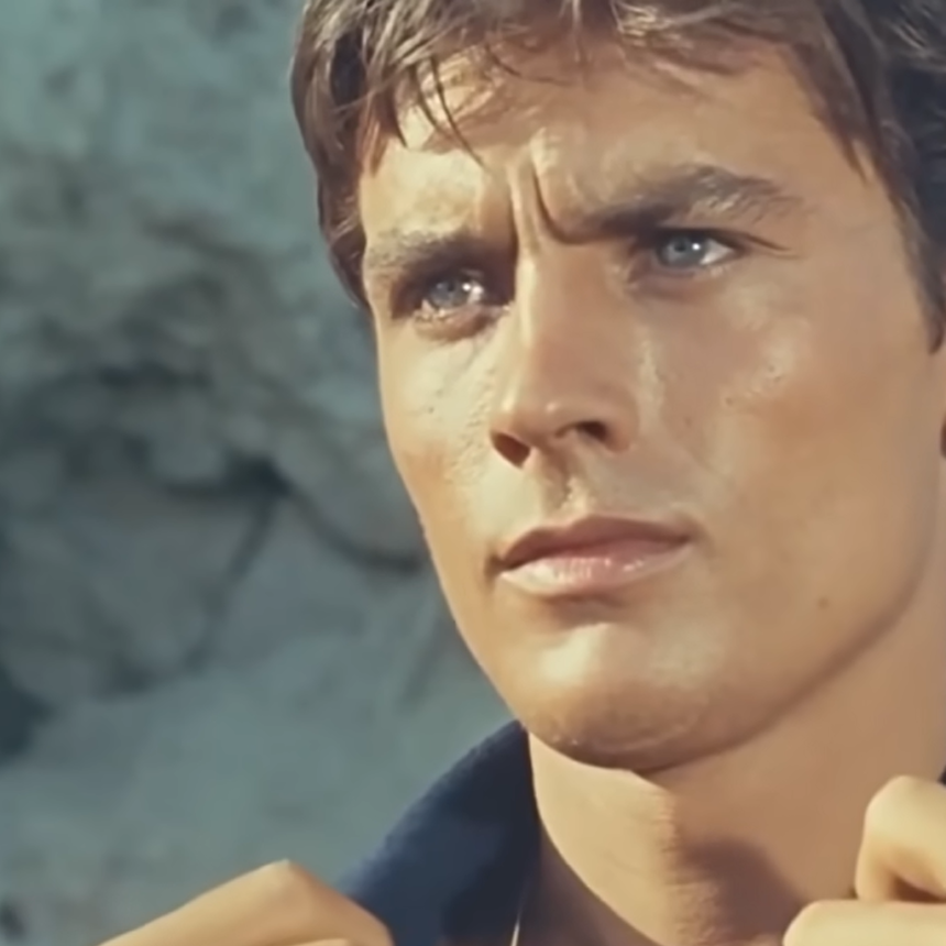 Ispraćen Alen Delon