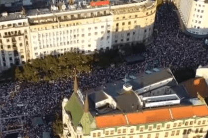 Pariski list Figaro o Vučiću i protestima protiv Rio Tinta Za moćnika iz Beograda litijum bi bio srpska nafta