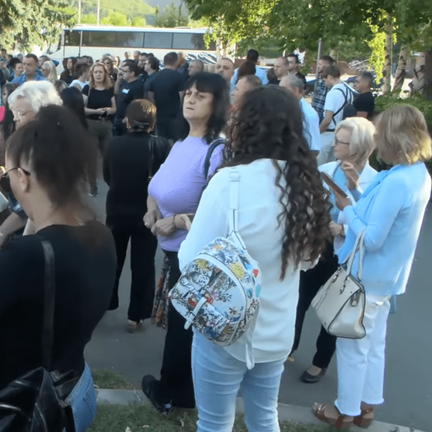 Srbi u Severnoj Mitrovici žele da se vrate na posao u paralelnu opštinu