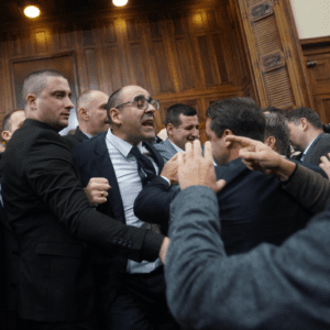 Kakva je budućnost srpske demokratije posle tuče u parlamentu Srbije 2