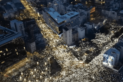 Arhiv javnih skupova više od 100.000 građana na protestu