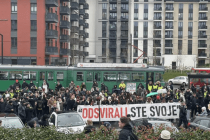 Studenti se okupili ispred Palate pravde