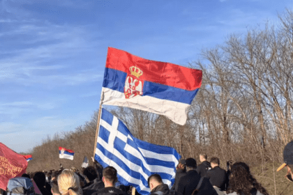 Građanski protesti su razvlašćivanje imperatora