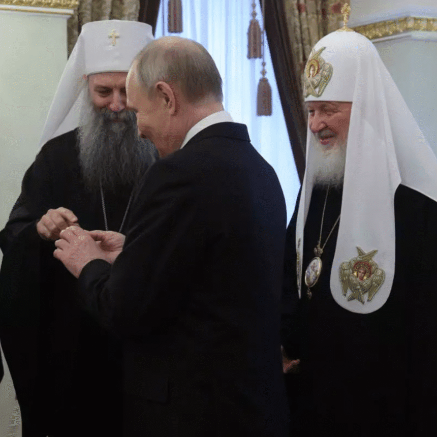 Patrijarh Porfirije rekao Putinu da će Srbija pobediti iskušenje obojene revolucije