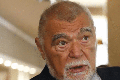 Stjepan Mesić Samo slepac može negirati genocid nad Srbima