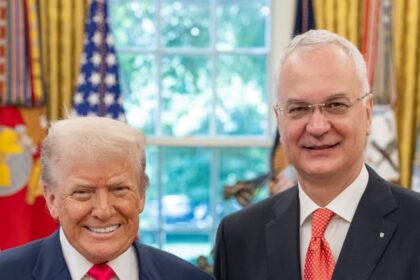 Šutanovac predao akreditive Trampu